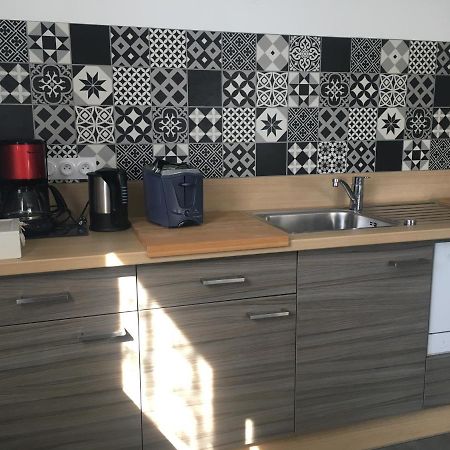 Appartement T2 Independant Dans Maison Pugny-Chatenod Екстериор снимка