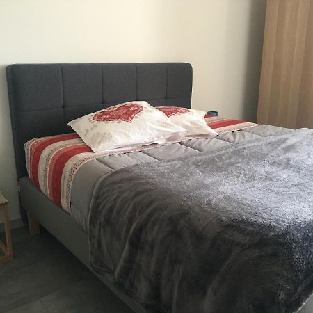 Appartement T2 Independant Dans Maison Pugny-Chatenod Екстериор снимка
