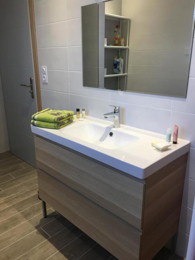 Appartement T2 Independant Dans Maison Pugny-Chatenod Екстериор снимка