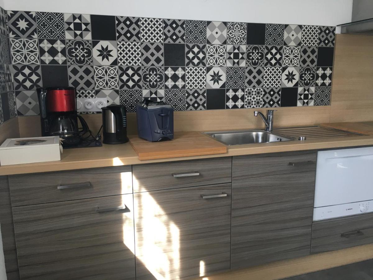 Appartement T2 Independant Dans Maison Pugny-Chatenod Екстериор снимка