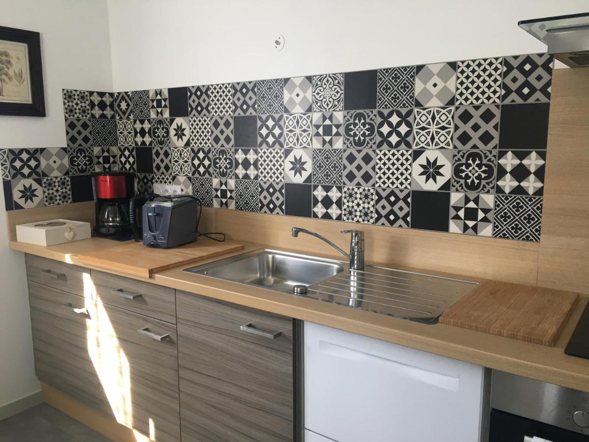 Appartement T2 Independant Dans Maison Pugny-Chatenod Екстериор снимка