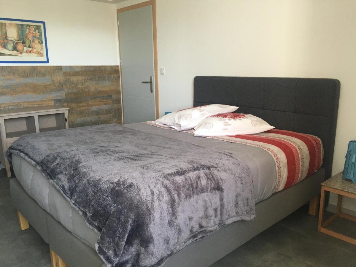 Appartement T2 Independant Dans Maison Pugny-Chatenod Екстериор снимка